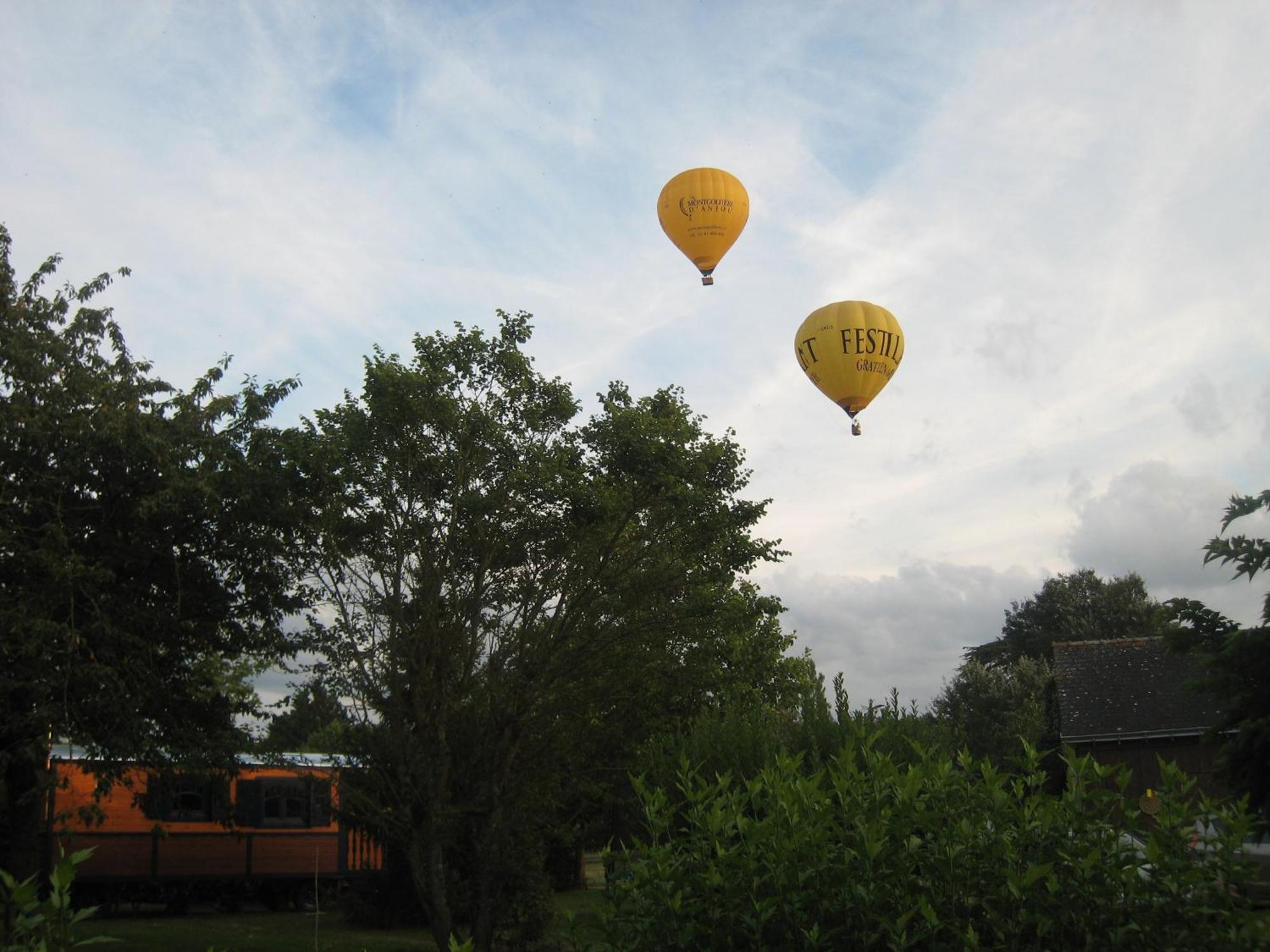 La Roulotte Du Domaine De Meigne ภายนอก รูปภาพ